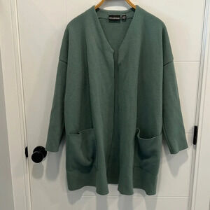 Nina Leonard green sweater  size large